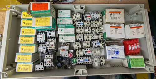 Konvolut elektromaterial - konvolut,